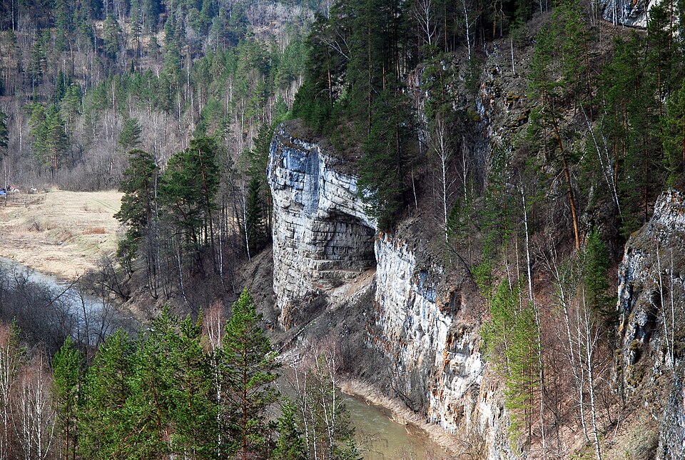File:Ignateva cave entry.jpg