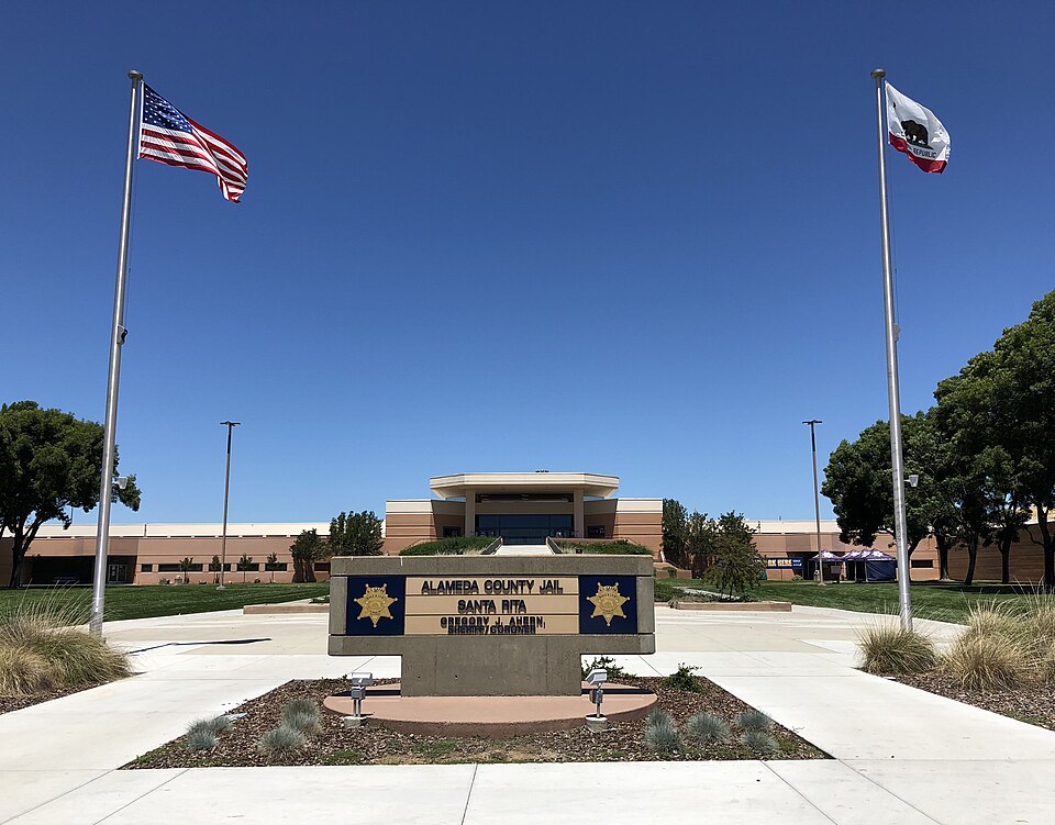 File:Santa Rita Jail administrative entrance.jpg