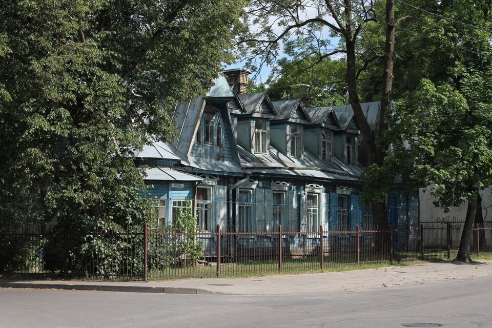 File:Žvėrynas’ wooden houses.JPG