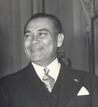 File:Fulgêncio Batista e esposa, 1955 (cropped).tif