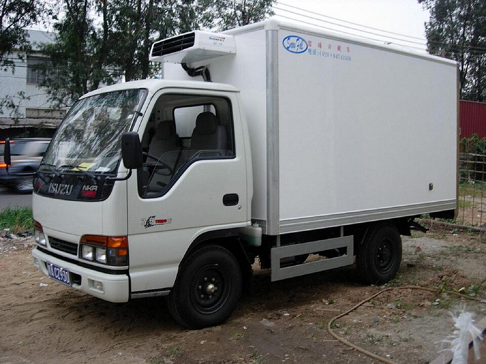 File:Isuzu-car.jpg