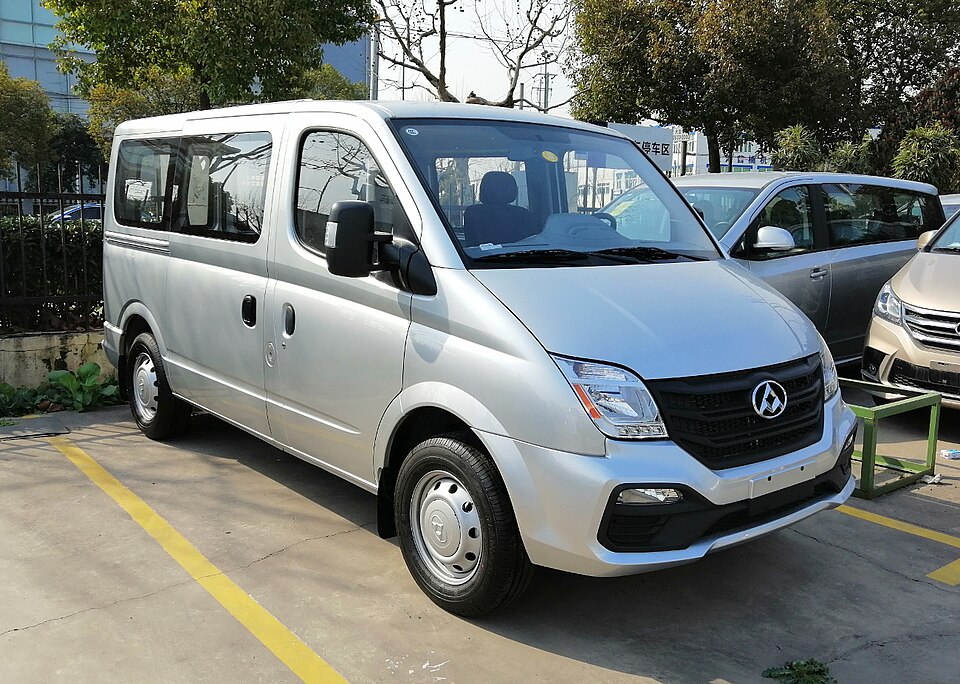 File:Maxus V80 facelift China 2019-03-13.jpg