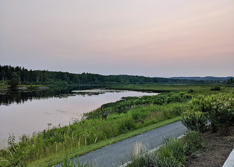 File:Vermillion River Capreol.jpg
