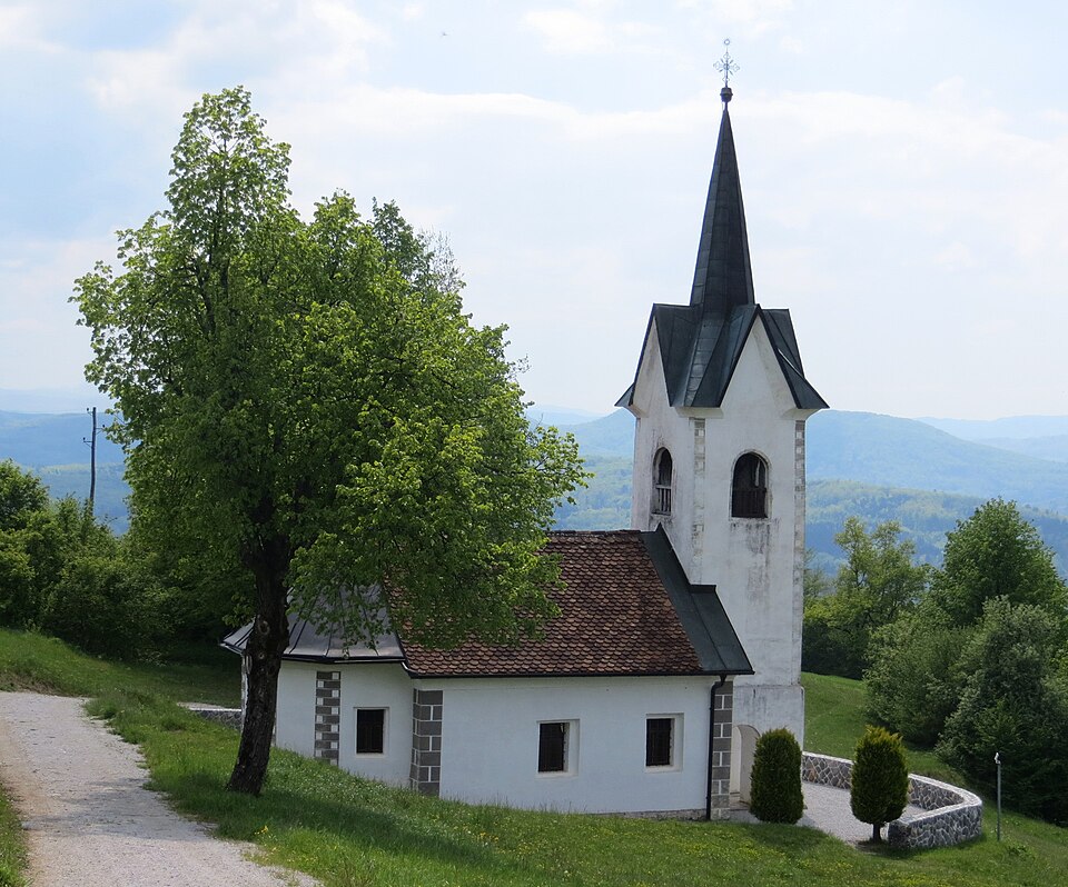 File:Kriska Vas Slovenia - church.jpg