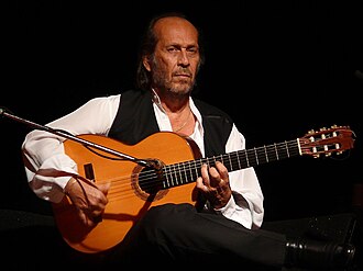 De Lucía performing in 2007