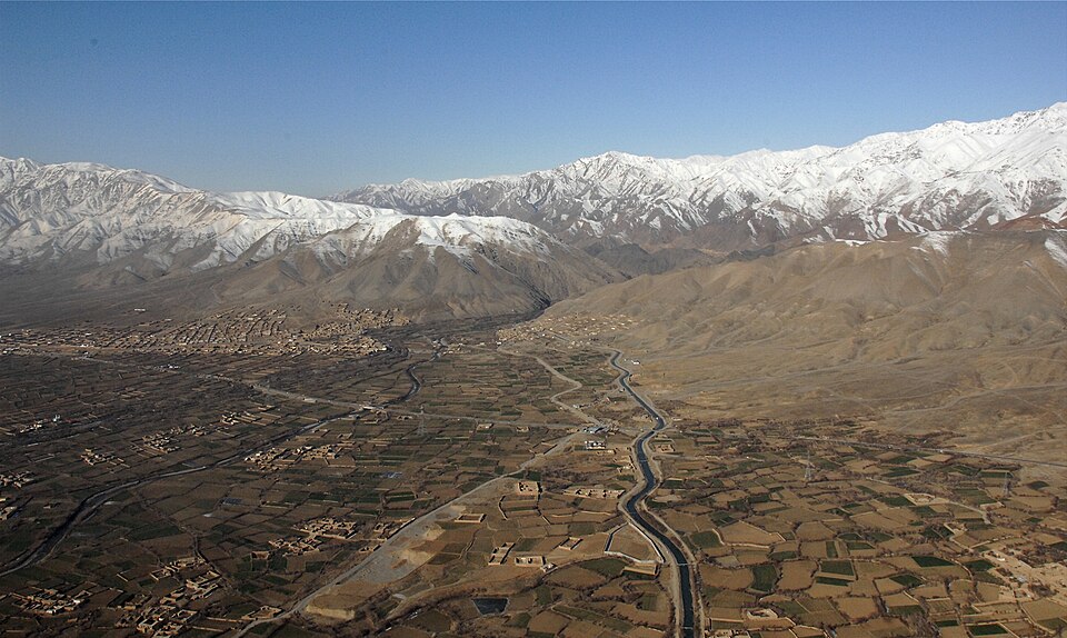 File:Bagram Valley in 2010 -a.jpg