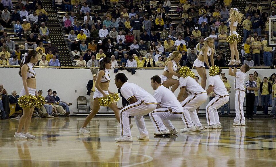 File:Georgia Tech cheerleaders 2006.jpg