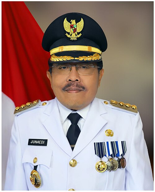 File:Junaedi (birokrat), Bupati Administrasi Kepulauan Seribu.jpg