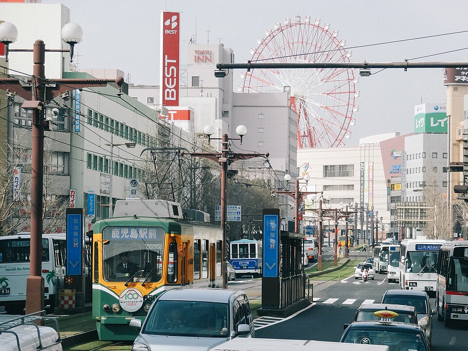 File:Kagoshima Shiden 9500 Kajiyacho Station 2013-03-15.jpg