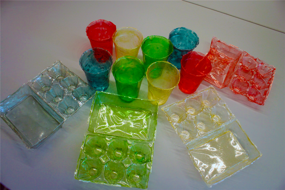 File:Objects made of chitosan.png