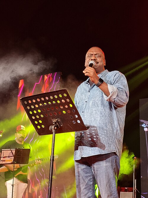 File:Singer Jassie Gift 3.jpg