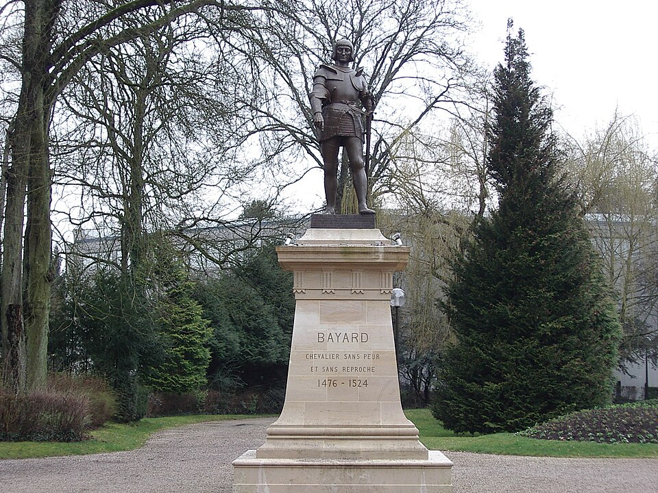 File:Statue Bayard1 Mézières.JPG