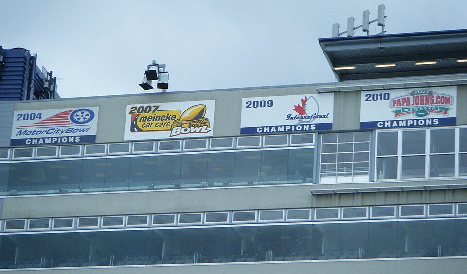 File:UConn Bowl Game Banners.JPG