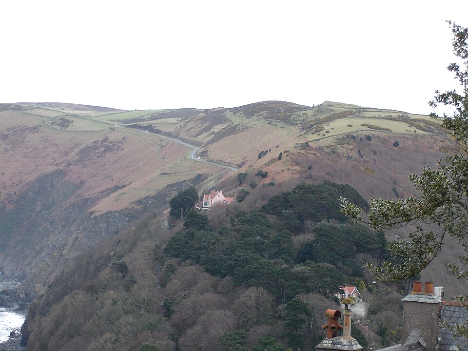 File:Windhilldevon.jpg