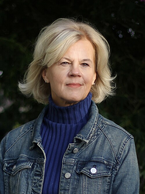 File:Beth Macy.jpg