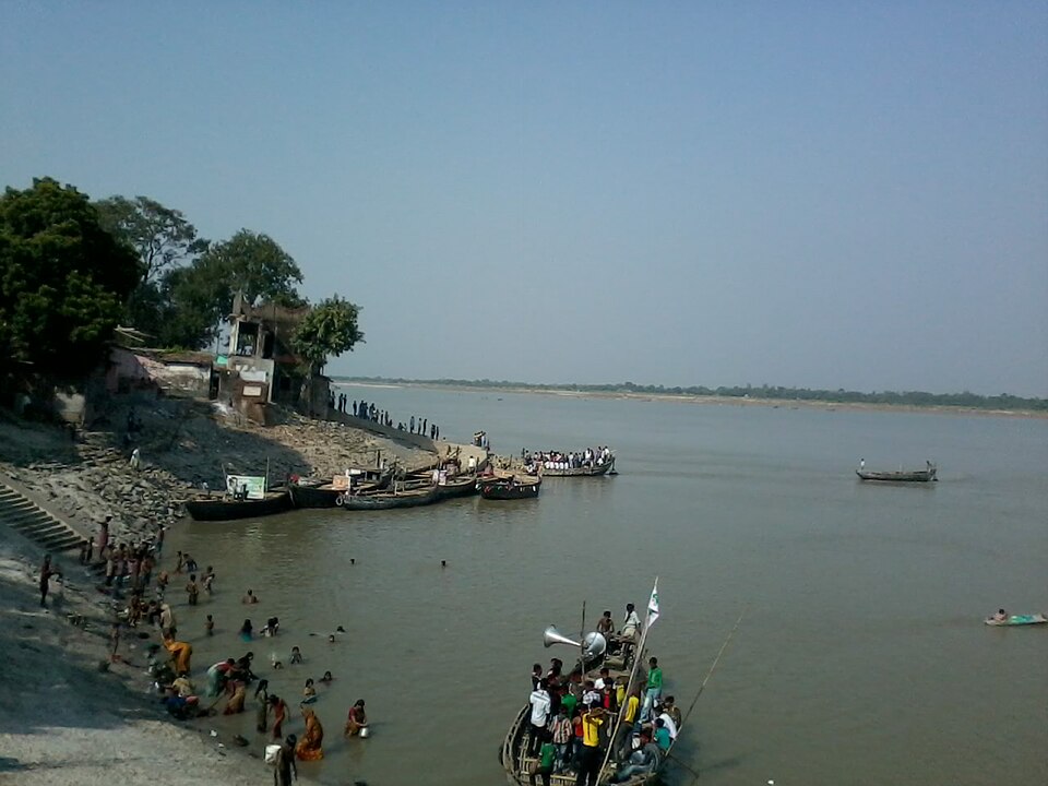 File:Ganga River in Dhulian.jpg