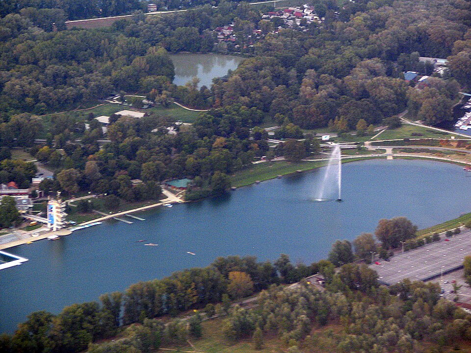 File:Ada Ciganlija lake.jpg
