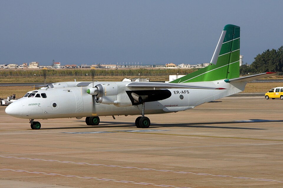 File:Antonov An-26B, Air Sirin JP5998970.jpg
