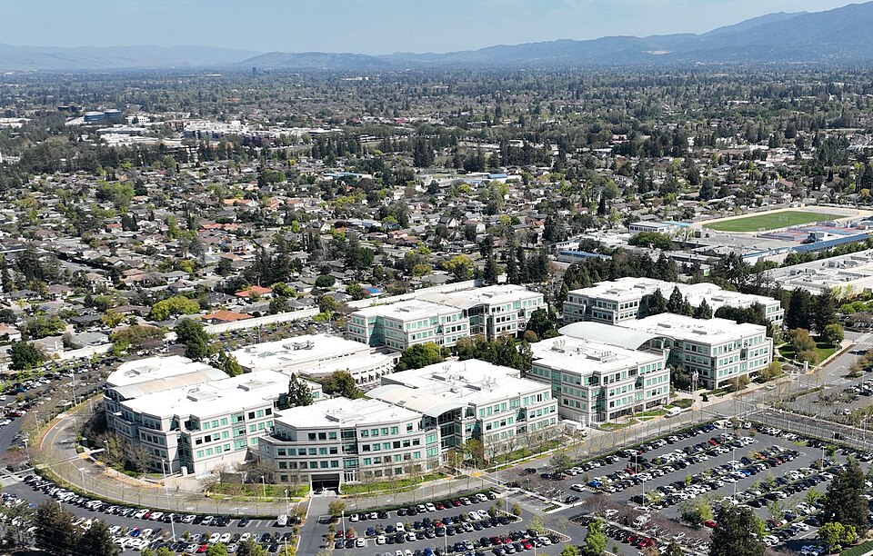 File:Apple Infinite Loop campus.jpg