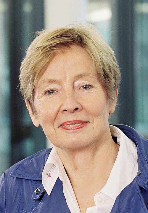 File:Christine Bergmann (portrait crop).jpg