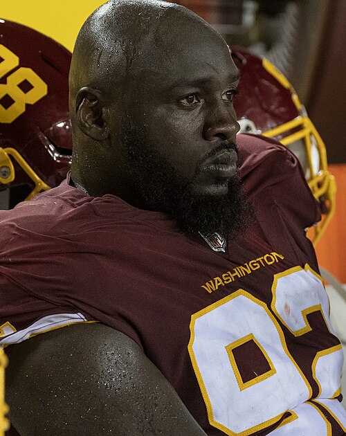File:Devaroe Lawrence WFT 2021 preseason (cropped).jpg