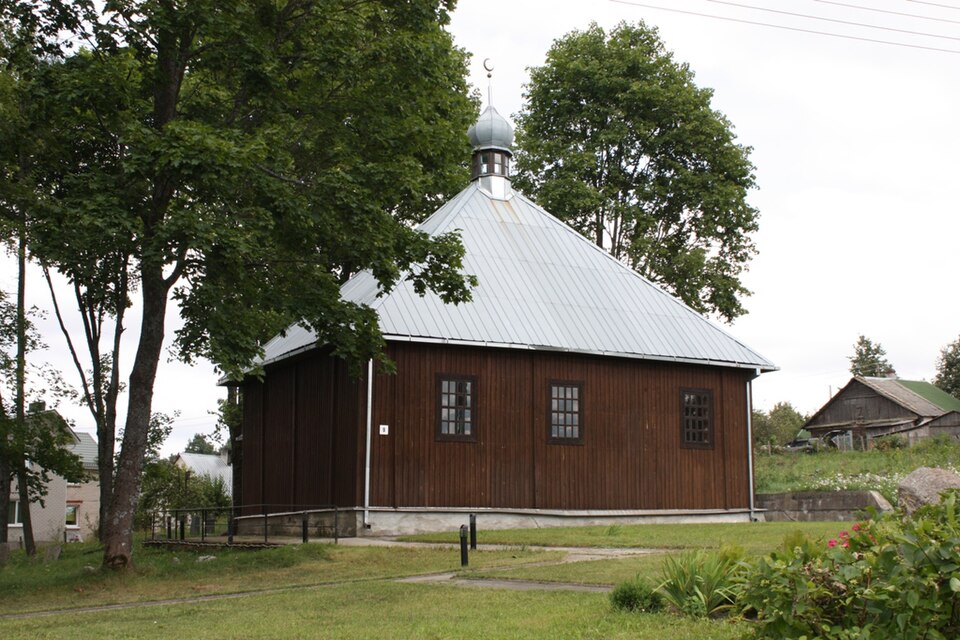 File:Keturiasdesimt Totoriu mecete.JPG