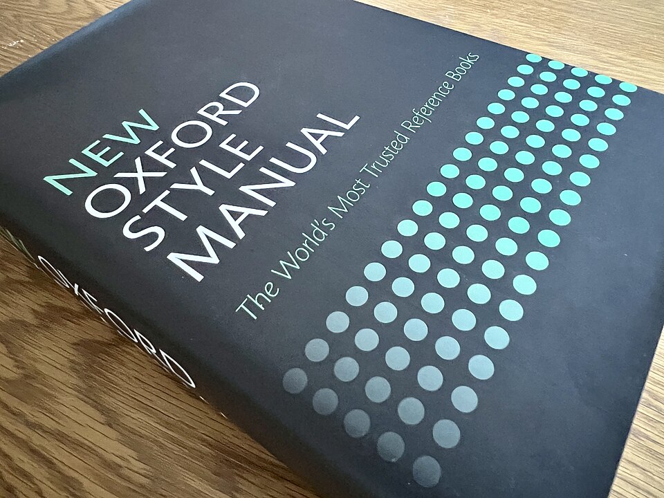 File:New Oxford Style Manual.jpg
