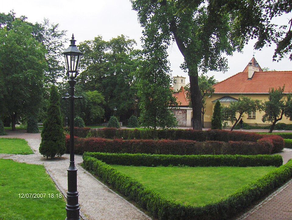 File:Ogrod Zupny.jpg