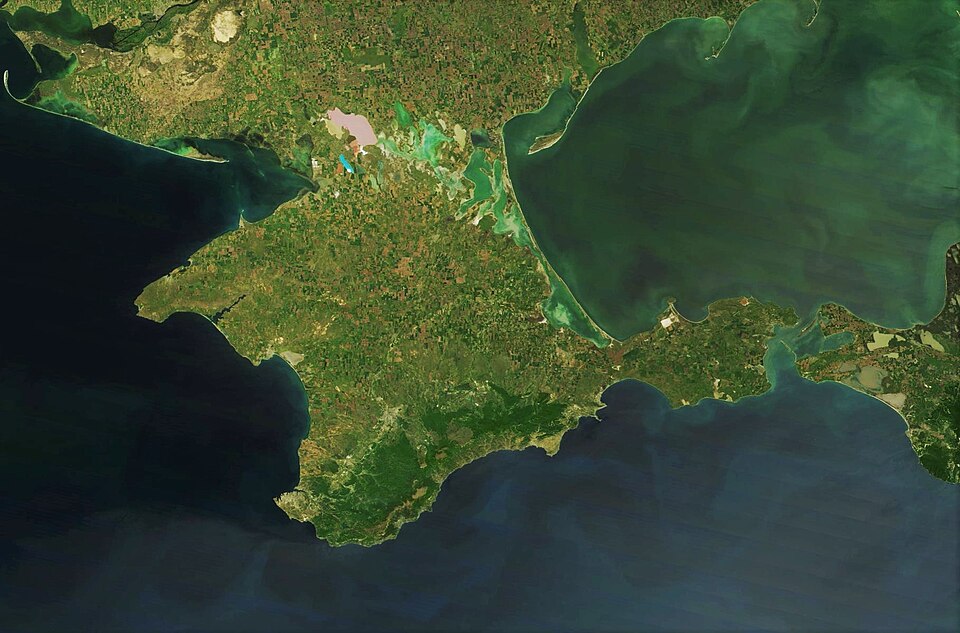 File:Satellite picture of Crimea, Terra-MODIS, 05-16-2015.jpg