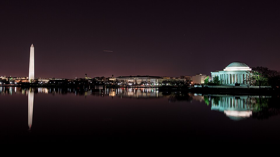 File:Washington DC Tidal Basin.jpg