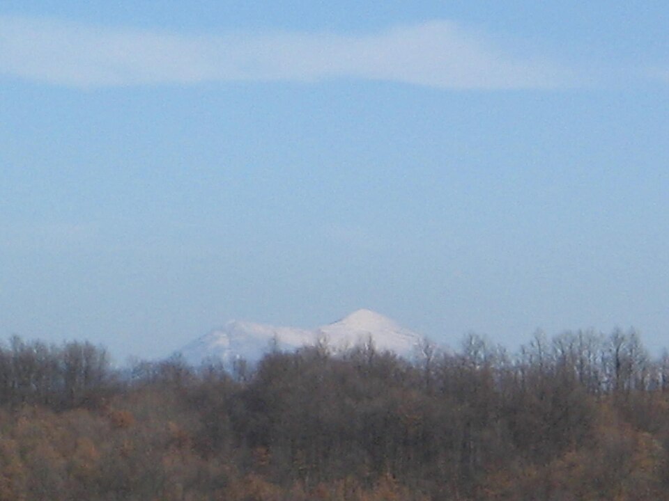 File:Планина Ртањ(Врх Шиљак 1565m)из Великог Головода.jpg