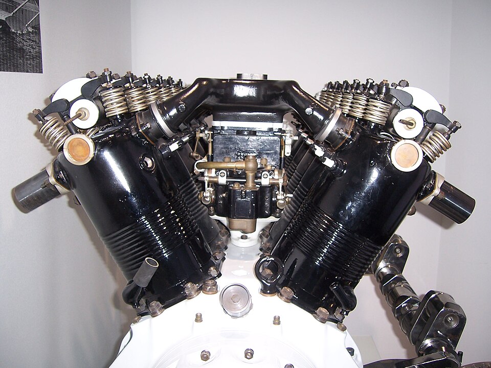 File:BMW VI detail cylinders 2010-04-03.JPG