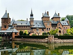Châtelet rear view