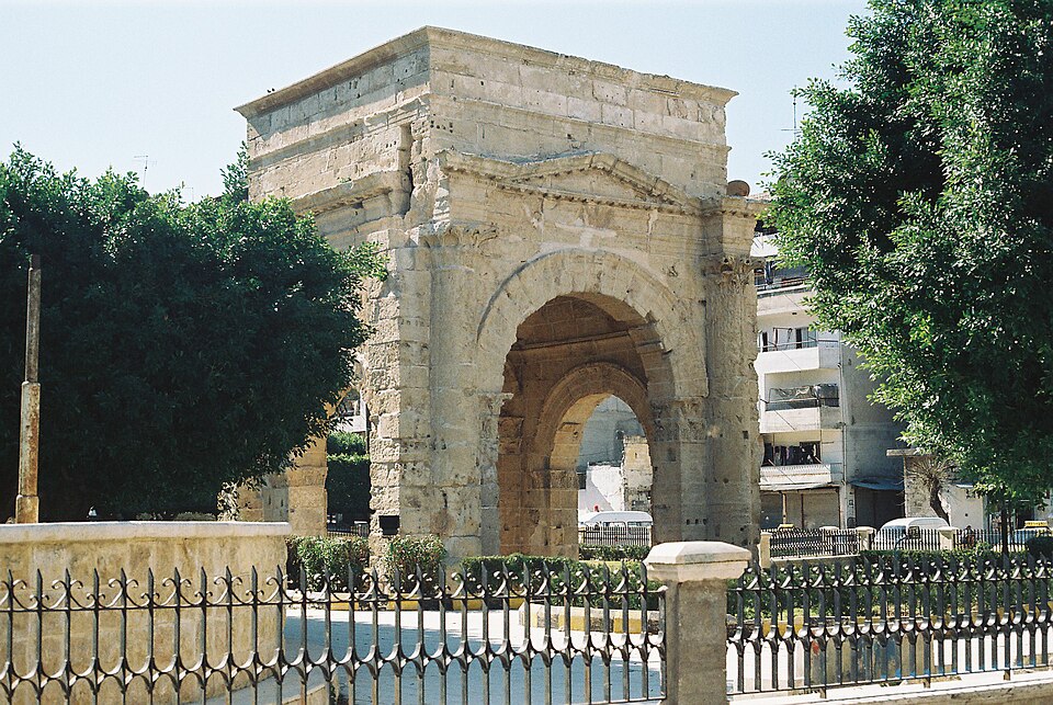 File:LatakiaArco.jpg