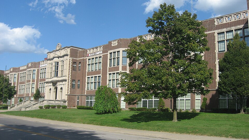 File:Louisville Male High School, old building.jpg