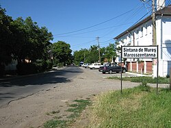 Entrance to the commune
