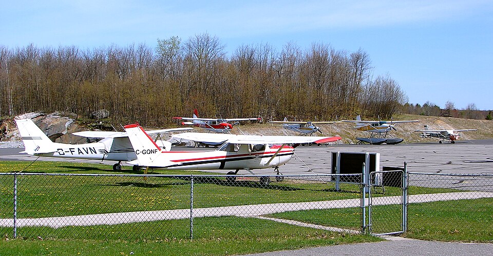 File:Parry Sound Airport 2.JPG