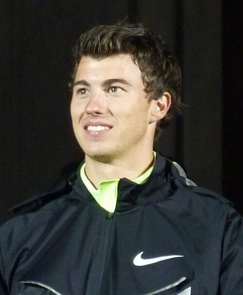 File:Steven Lewis 2012 JumpandFly.JPG
