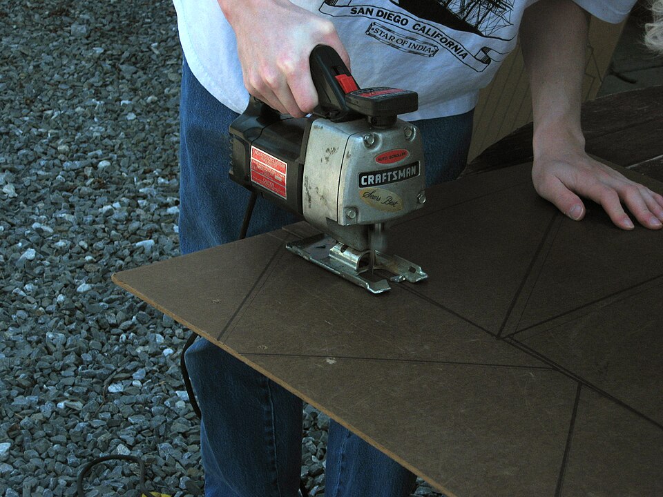 File:Using the old jigsaw.JPG