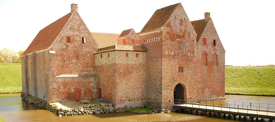 File:Burg Spoettrup.jpg