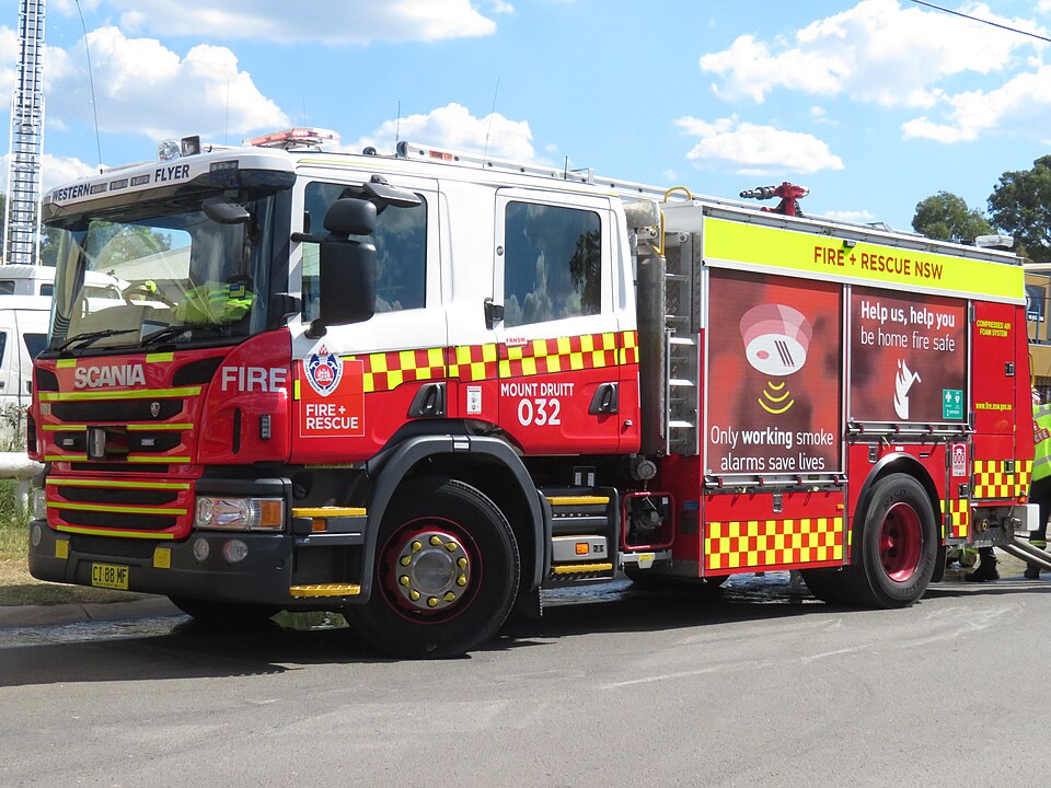 File:Fire Rescue NSW CAFS Pumper 32.jpg