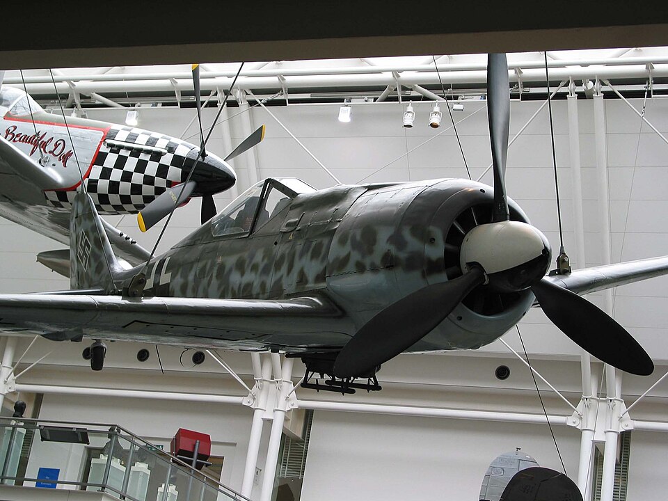 File:Imperial War Museum Plane 2.jpg