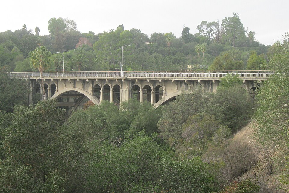 File:La Loma Bridge from side (cropped).JPG