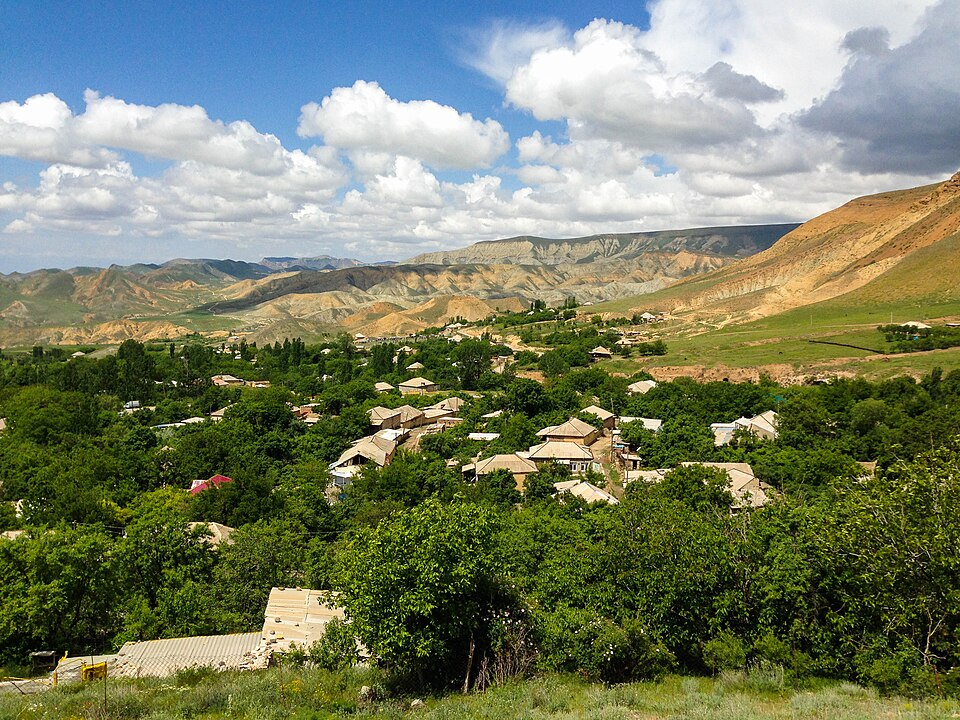 File:Şahbuzun Badamlı kəndi.jpg