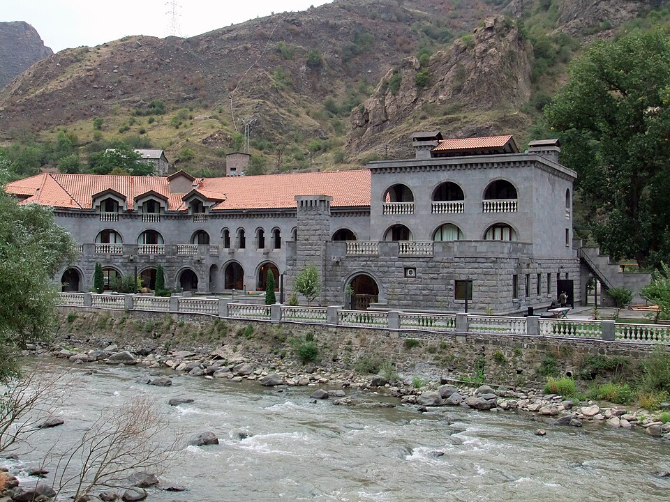 File:Avan Dzoraget.jpg