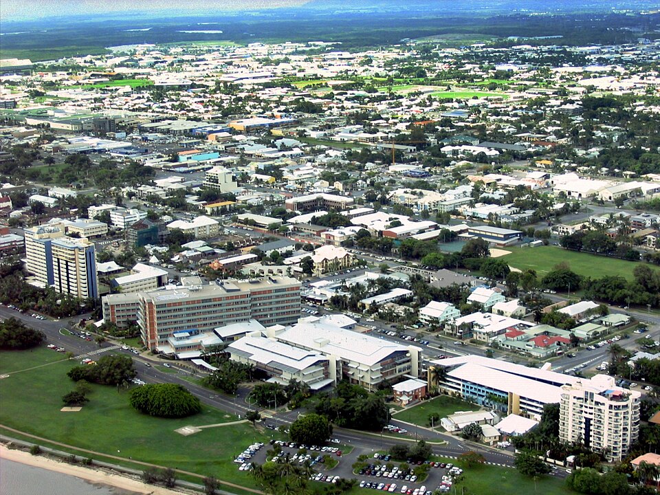 File:Cairns Base Hospital.jpg