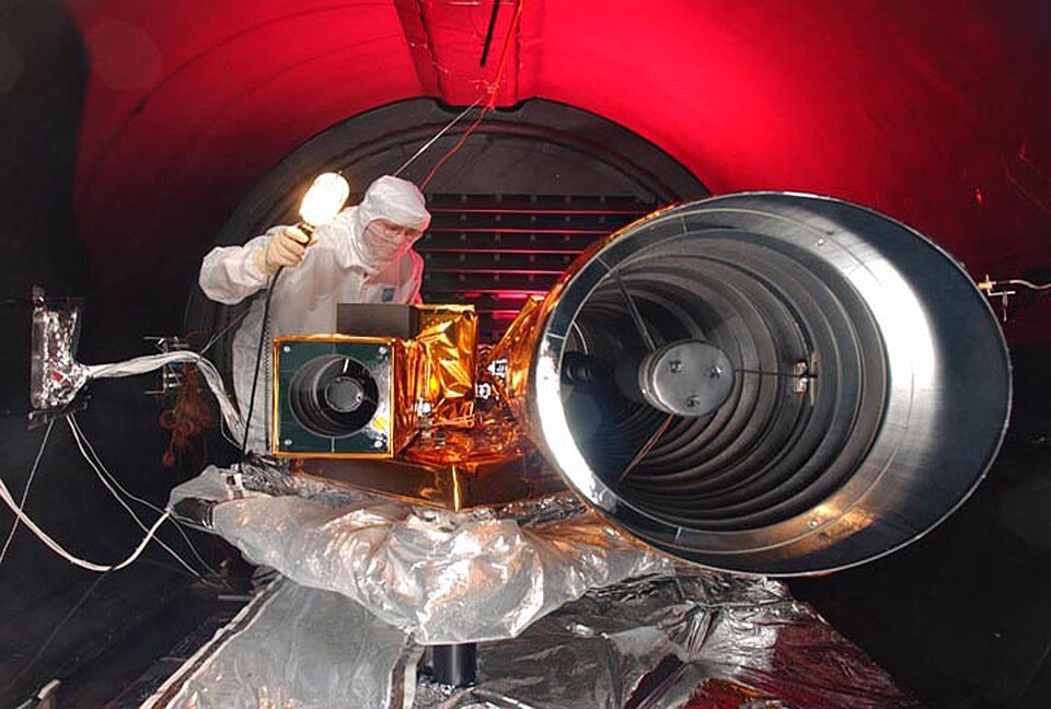 File:Deep Impact HRI tests.jpg
