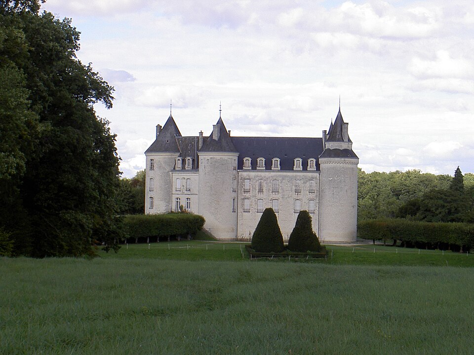 File:La Chapelle-Blanche-Saint-Martin- Le château de Grillemont.jpg