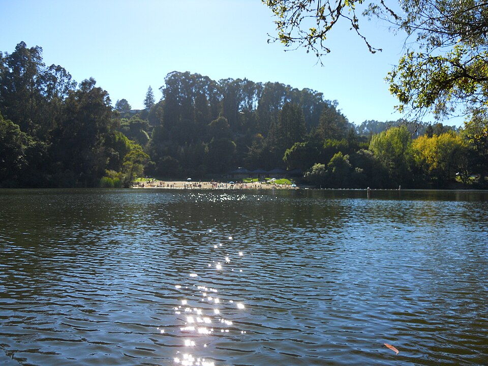 File:Lake Anza Beach.jpg