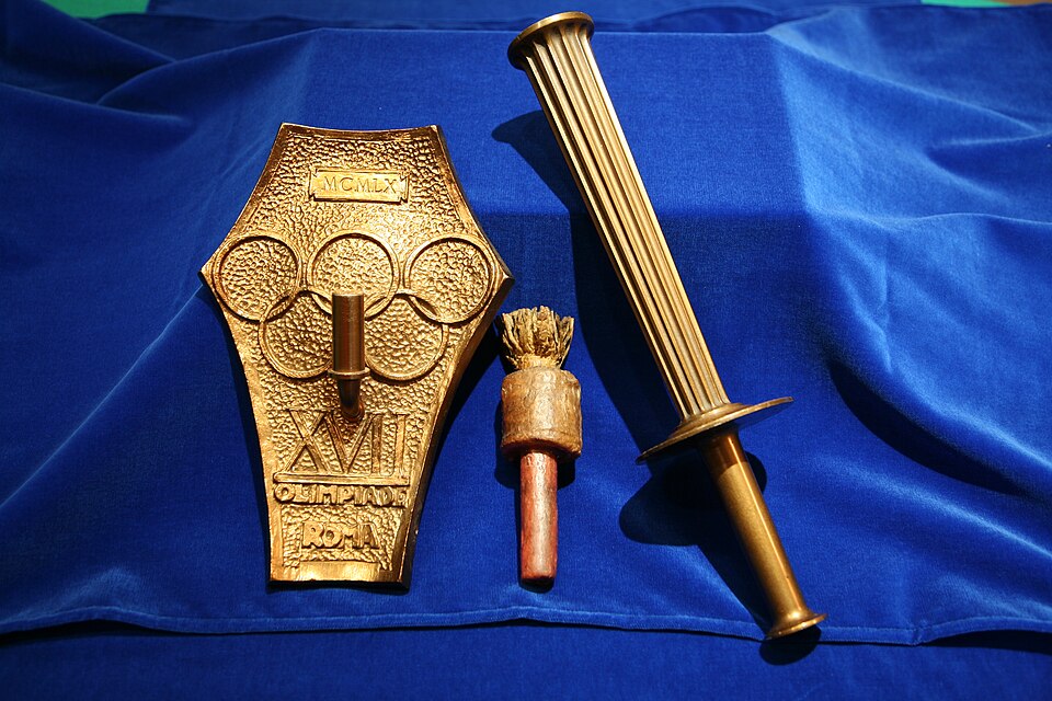 File:Torcia Olimpica Roma 1960.jpg
